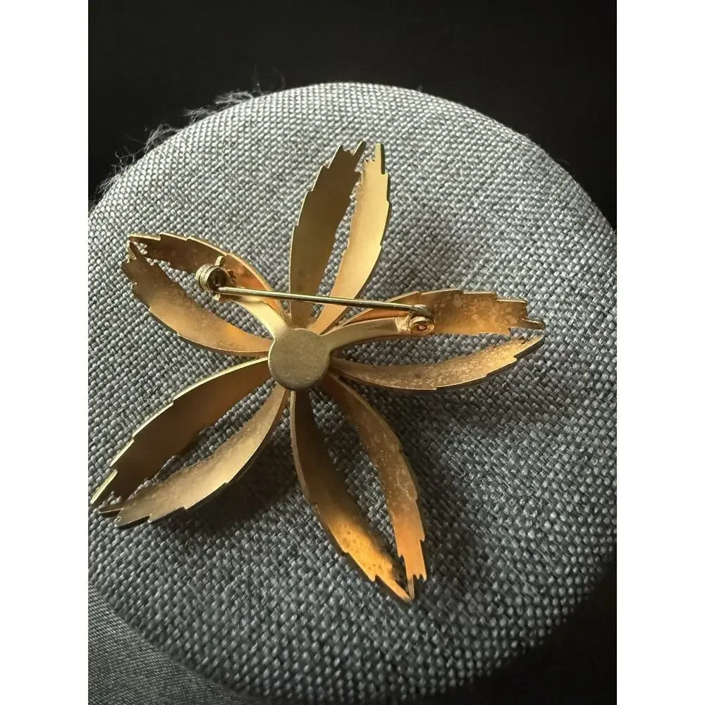 Vintage MCM Mid Century Modern Gold Tone Flower Brooch Pin Capsule Old Money